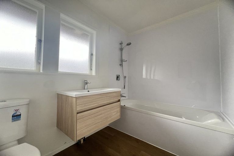 Photo of property in 4 Blenheim Street, Glenfield, Auckland, 0629