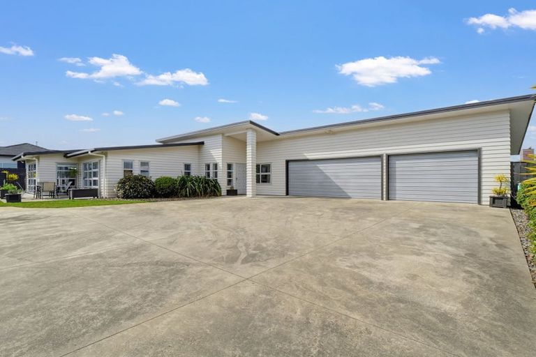 Photo of property in 9 Majestic Way, Kelvin Grove, Palmerston North, 4414