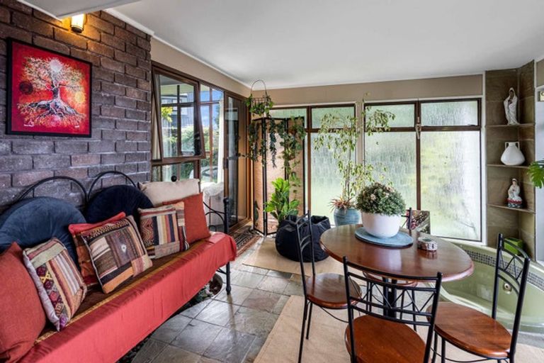 Photo of property in 2 Exeter Place, Tihiotonga, Rotorua, 3015