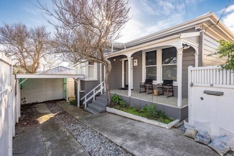 Photo of property in 16 Yale Road, Mount Cook, Wellington, 6021
