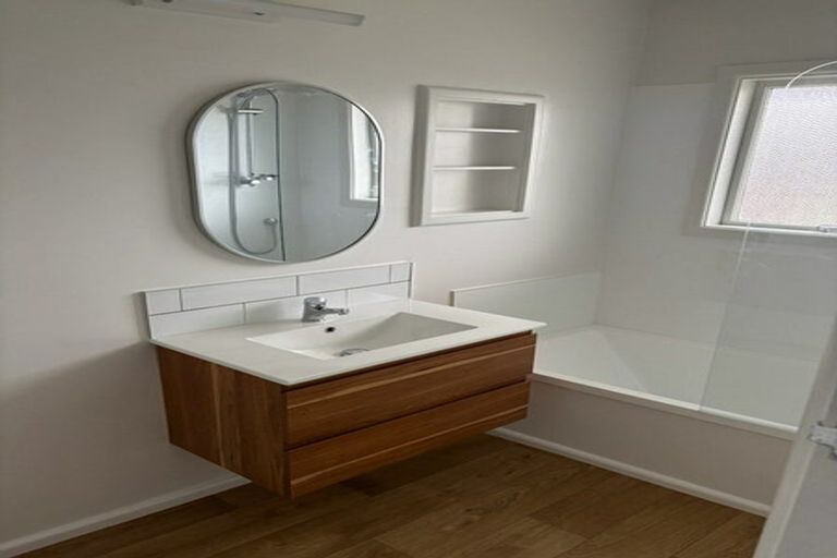 Photo of property in 1/35 Maidstone Road, Ilam, Christchurch, 8041