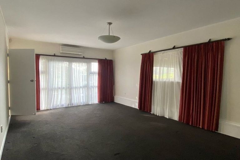 Photo of property in 15 Halswater Drive, Churton Park, Wellington, 6037