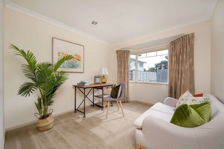 Photo of property in 18a Riverlea Avenue, Pakuranga, Auckland, 2010