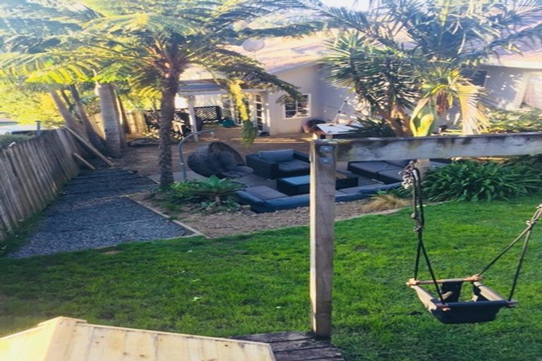 Photo of property in 14 Shannon Place, Torbay, Auckland, 0630