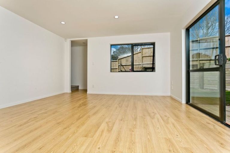 Photo of property in 62 Verran Road, Birkdale, Auckland, 0626