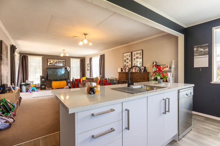 Photo of property in 46 Miller Street, Dannevirke, 4930