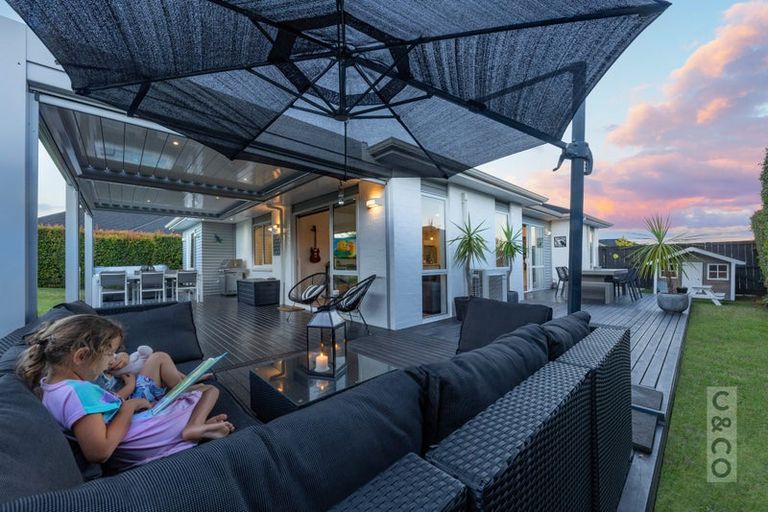 Photo of property in 30 Jelas Drive, Riverhead, 0820