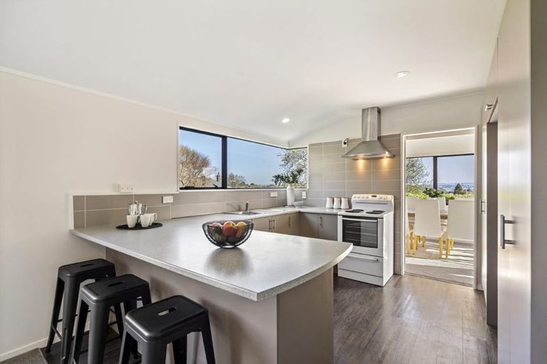 Photo of property in 2/49 Merani Street, Belmont, Auckland, 0622