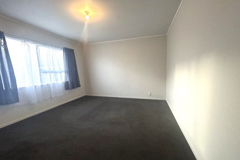 Photo of property in 4/318 Te Atatu Road, Te Atatu South, Auckland, 0610