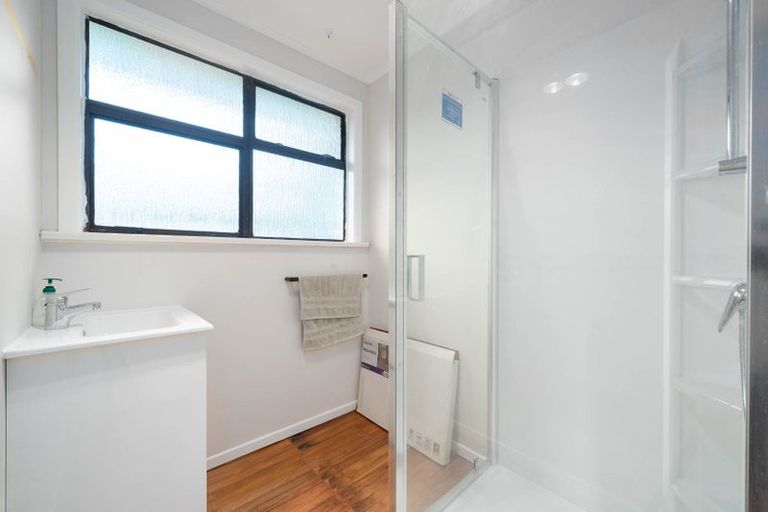 Photo of property in 3 Beauzami Crescent, Ascot Park, Porirua, 5024