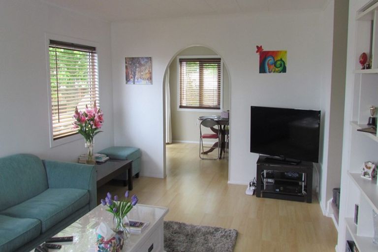 Photo of property in 1/20 Tetrarch Place, Totara Vale, Auckland, 0629