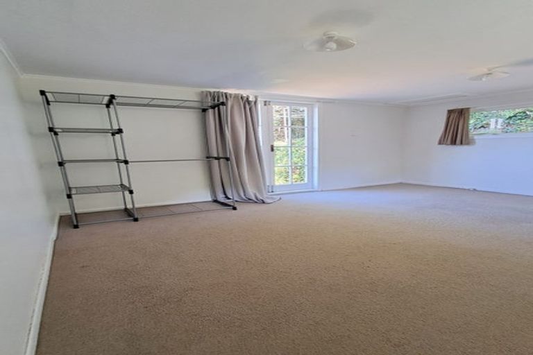 Photo of property in 107 Parkvale Road, Karori, Wellington, 6012