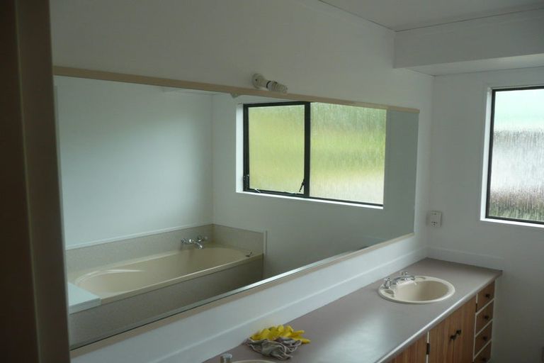 Photo of property in 109 Mark Avenue, Grenada Village, Wellington, 6037