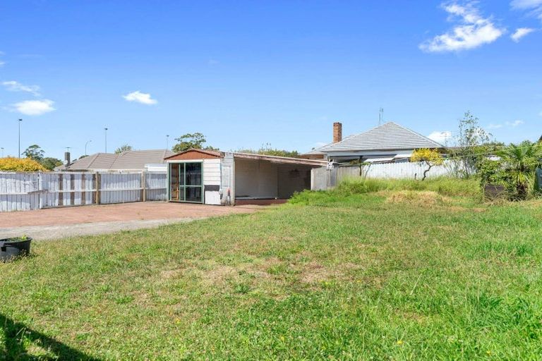 Photo of property in 12 Ussher Place, Pakuranga Heights, Auckland, 2010