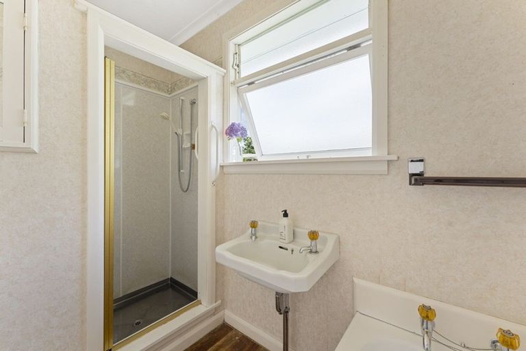 Photo of property in 18 Wincanton Place, Awapuni, Palmerston North, 4412