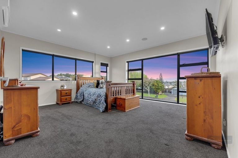 Photo of property in 1 Leven Lane, Totara Heights, Auckland, 2105