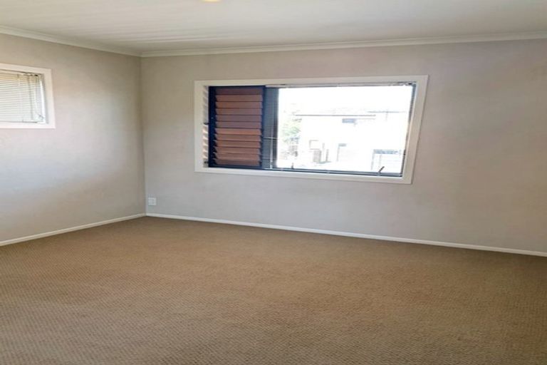 Photo of property in 102 Huntington Drive, Huntington Park, Auckland, 2013