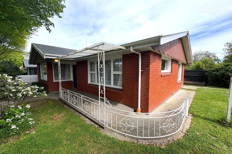 Photo of property in 1/2 Holliss Avenue, Cashmere, Christchurch, 8022