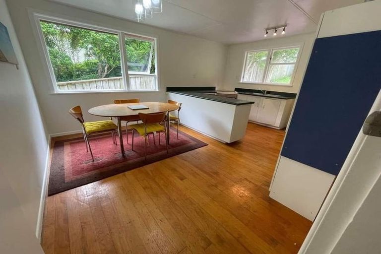 Photo of property in 6 Tobruk Street, Karori, Wellington, 6012