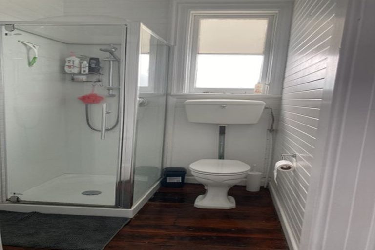 Photo of property in 15 Myrtle Crescent, Mount Cook, Wellington, 6021