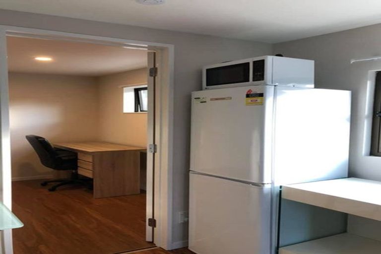 Photo of property in 7 Clovelly Road, Bucklands Beach, Auckland, 2012