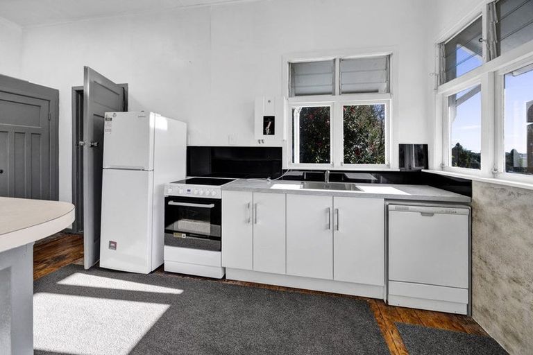 Photo of property in 98 Liardet Street, New Plymouth, 4310