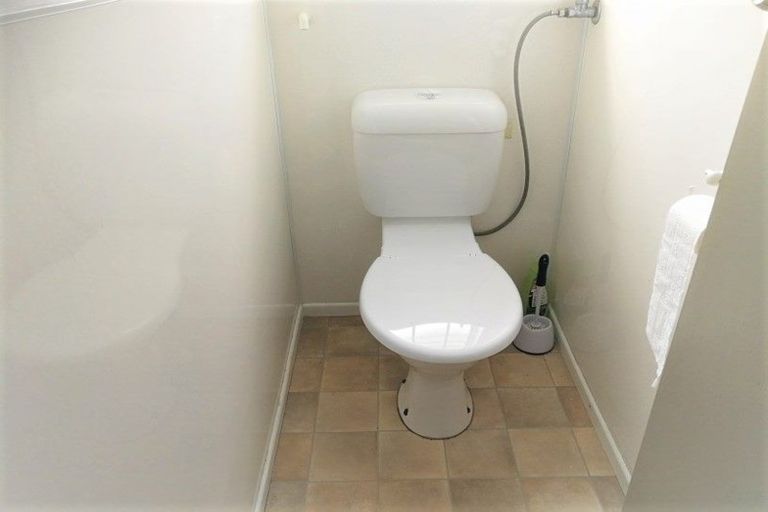 Photo of property in 2/3 Bruce Road, Glenfield, Auckland, 0629