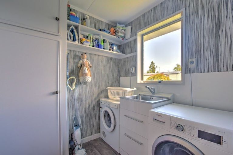 Photo of property in 22 Manse Street, Edendale, 9825