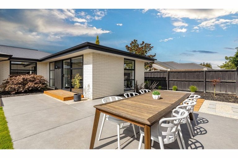 Photo of property in 21 Awa Place, Rangiora, 7400