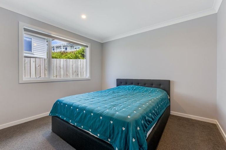 Photo of property in 14 Canary Way, Whitby, Porirua, 5024
