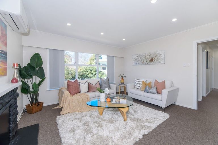 Photo of property in 117 Godley Road, Green Bay, Auckland, 0604