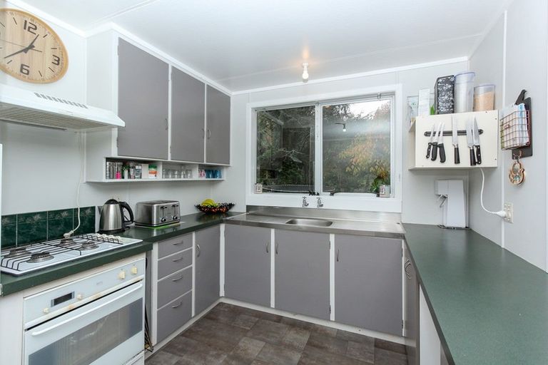 Photo of property in 23 Bromley Place, Westown, New Plymouth, 4310