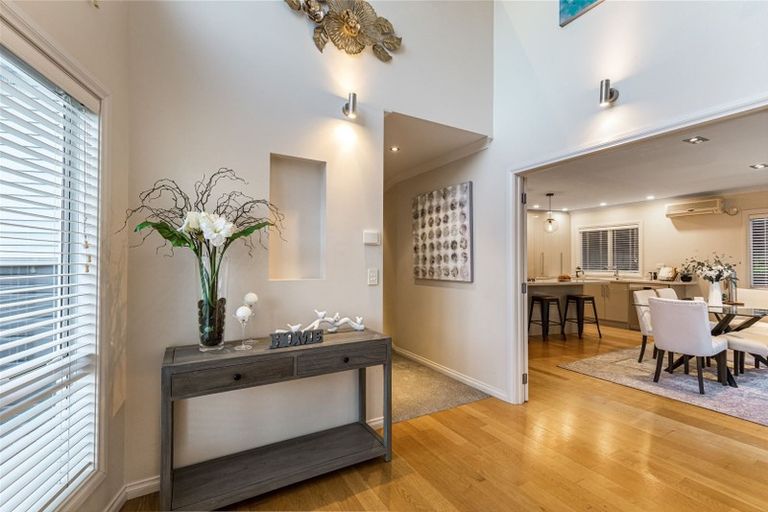 Photo of property in 30c Marine Parade, Mellons Bay, Auckland, 2014