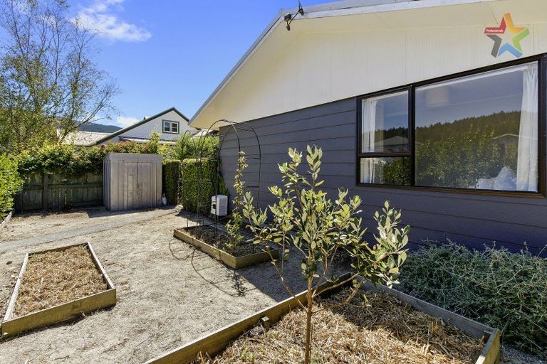 Photo of property in 9 Field Street, Silverstream, Upper Hutt, 5019