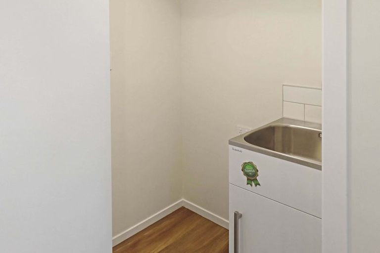 Photo of property in 1/1105 Fergusson Drive, Clouston Park, Upper Hutt, 5018