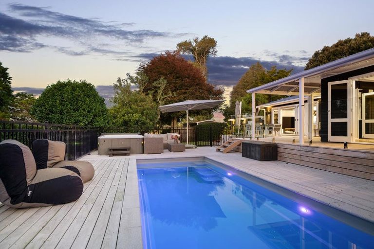 Photo of property in 47 Koraha Road, Kumeu, 0892