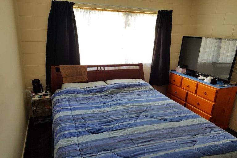 Photo of property in 100 Station Road, Papatoetoe, Auckland, 2025