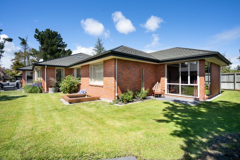 Photo of property in 92 Milns Road, Halswell, Christchurch, 8025