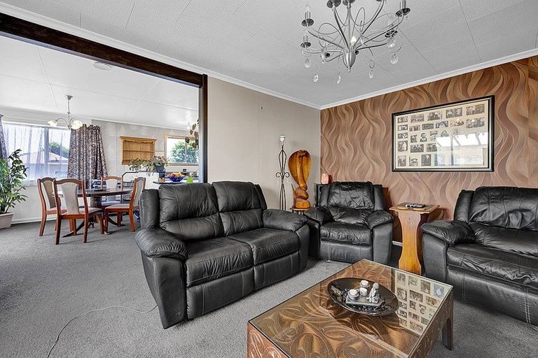 Photo of property in 74 Riemenschneider Street, Manaia, 4612