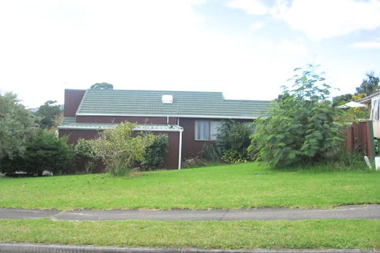 Photo of property in 5 Kingussie Place, Highland Park, Auckland, 2010