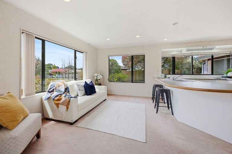 Photo of property in 76 Burswood Drive, Burswood, Auckland, 2013