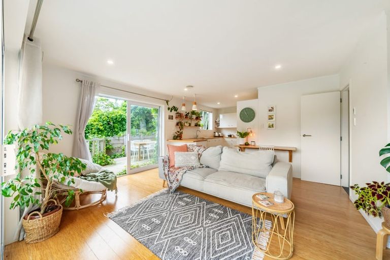 Photo of property in 1a Wyndham Road, Pinehaven, Upper Hutt, 5019