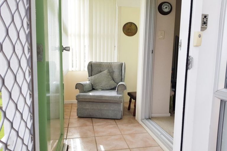 Photo of property in 2/6 Waterloo Road, Milford, Auckland, 0620