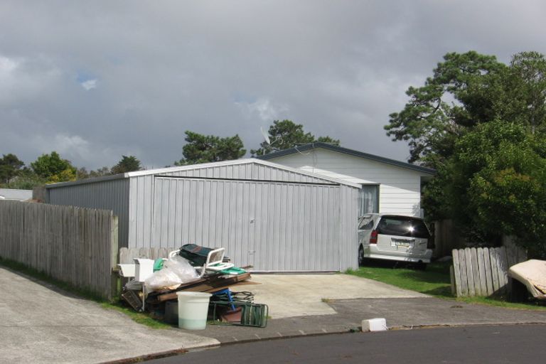 Photo of property in 12a Maybelle Place, Kelston, Auckland, 0602