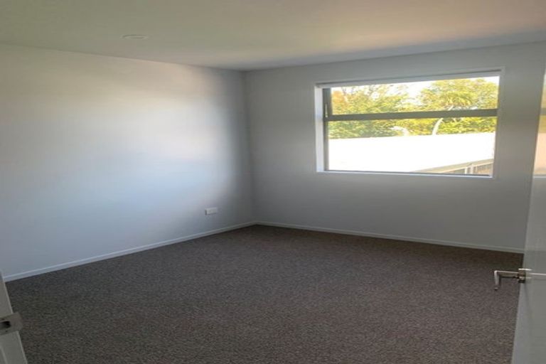 Photo of property in 2/12 New Brighton Road, Shirley, Christchurch, 8061