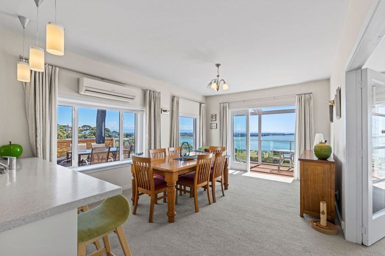 Photo of property in 24 Maffeys Road, Mount Pleasant, Christchurch, 8081