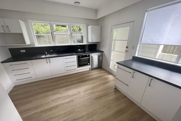 Photo of property in 16 Benares Street, Khandallah, Wellington, 6035