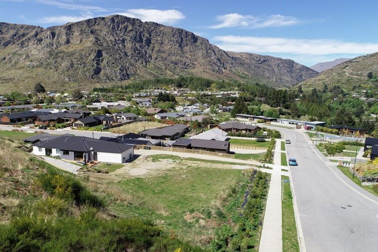 Photo of property in 24 Morning Star Terrace, Arthurs Point, Queenstown, 9371