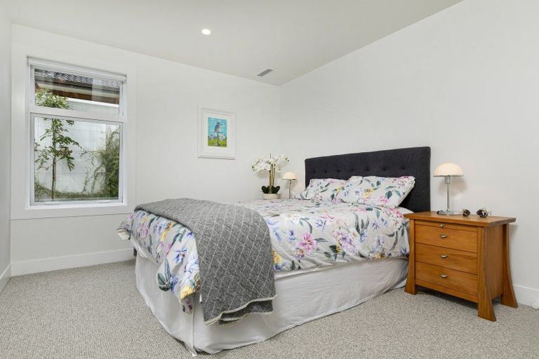 Photo of property in 2c Roland Road, Greenhithe, Auckland, 0632