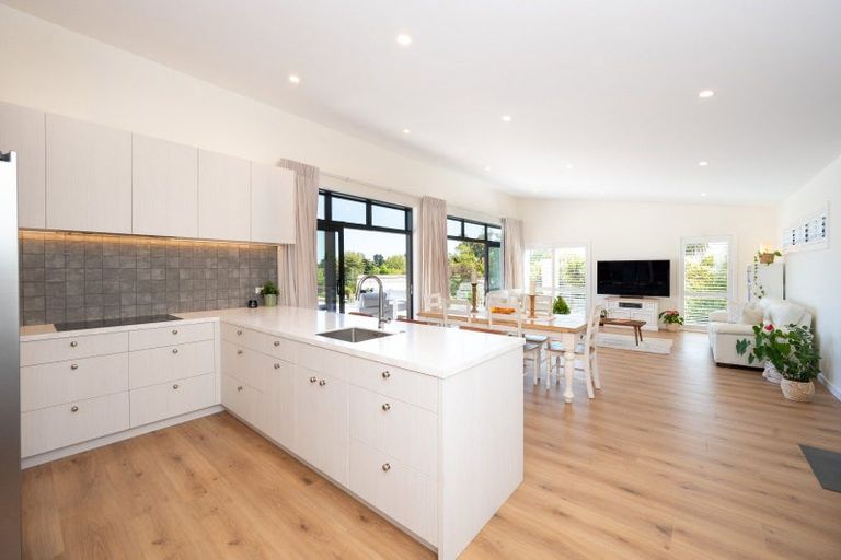 Photo of property in 64 Durham Drive, Havelock North, 4130